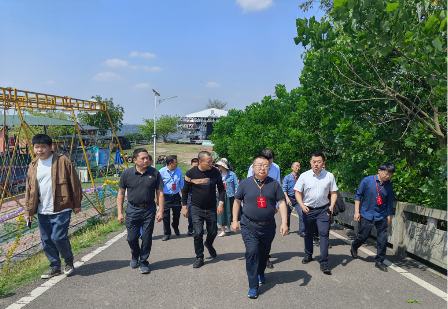 政协主席钟建华带队到綵山景区实地调研